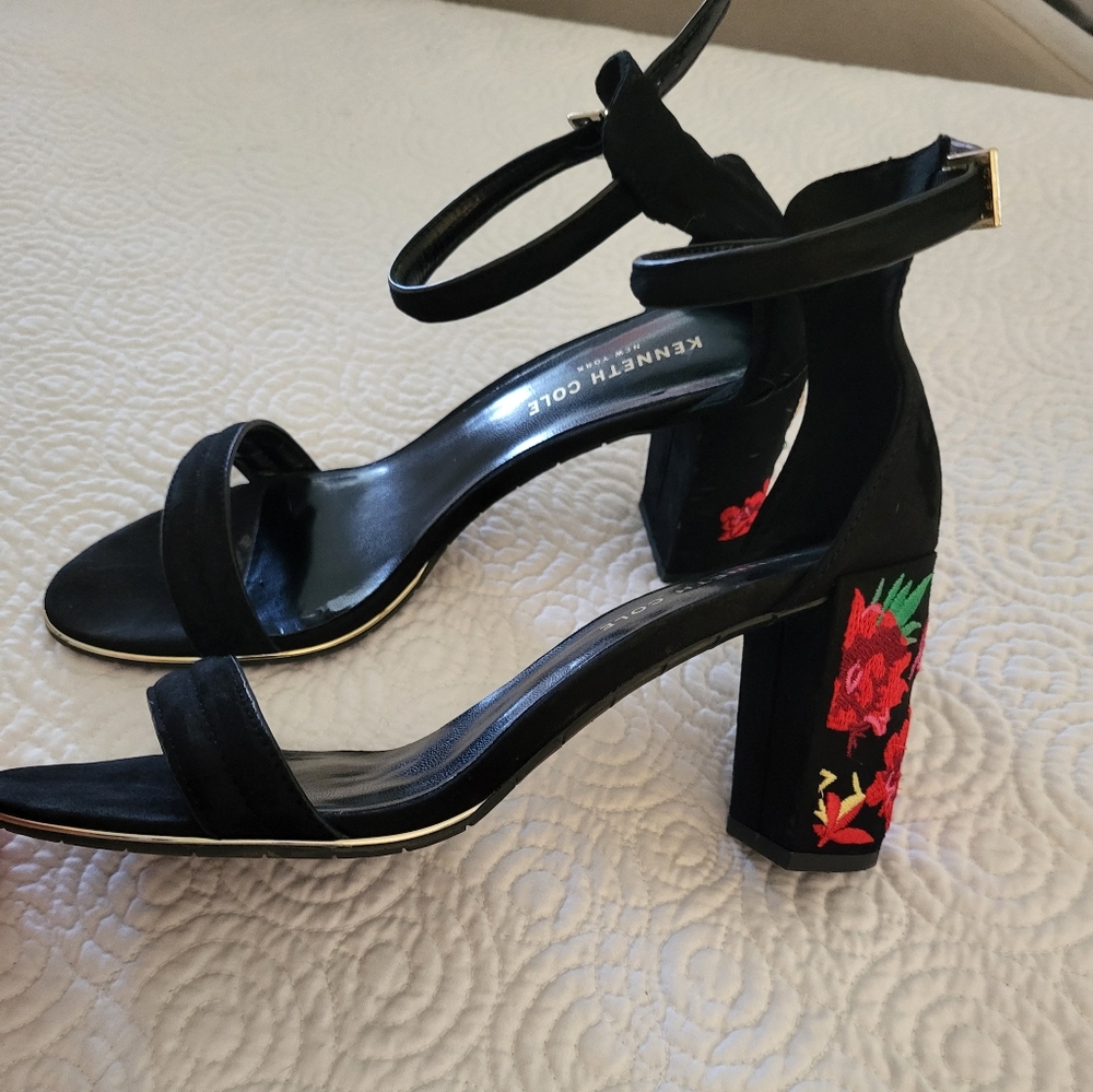 Kenneth Cole- Black heels